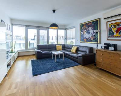 RESERVED Amazing 3 bdr apt 116m2, 2x bathroom, 2x parking, VINOHRADIS