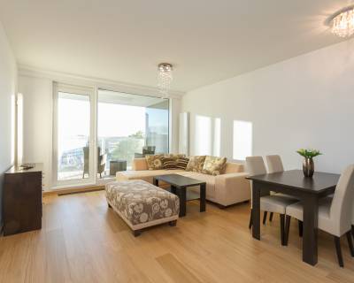 Pleasant sunny 1bdr apt 61m2, with loggia and parking, PANORAMA CITY