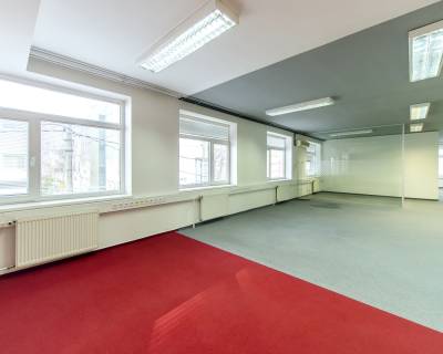 Priestranné kancelárie, 308 m2, open space, parkovanie, Štrkovec