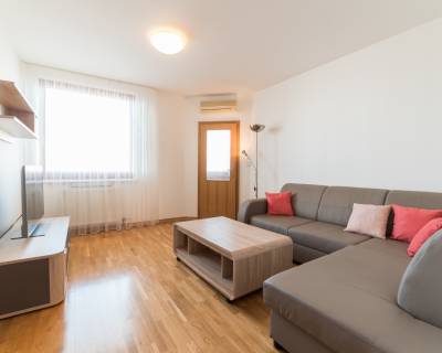 RESERVED Pleasant 2 bdr apt, 73 m2, furnished, with loggia and parking