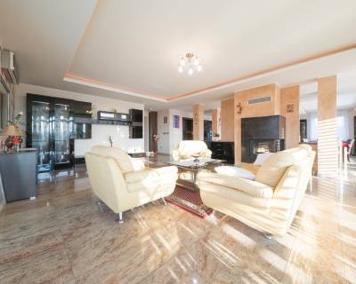 Luxurious 6 bdr villa, 700m2, furnished, Hradný kopec