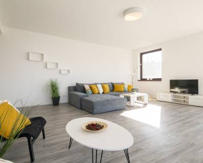 Luxusný 4i byt 145 m2, s klimatizáciou,terasa,parkovanie, MESTSKÉ VILY