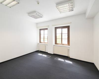 Great offices under the Castle, 161m2, lovely view, parking