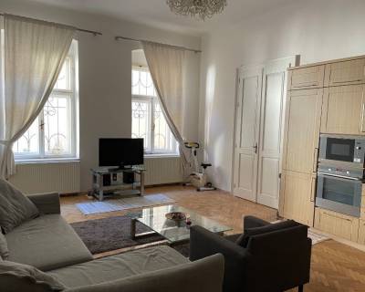 Nice, spacious 1bdr apt in city centre, 54 m2, furnished