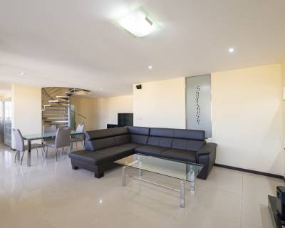  Beautiful 4 room maisonette, 156 m2, terraces+loggia, great location