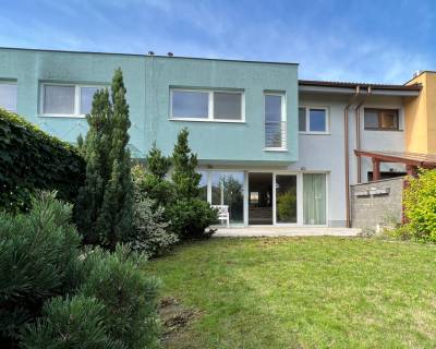 SOLD 3-bdr low-energy terraced house with heat pump, 170m2, garage