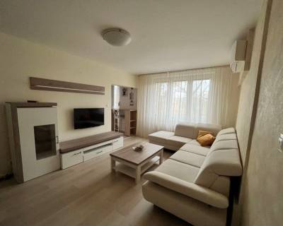 Bright 1,5 bdr apt 62 m2, with A/C, loggia and parking, great area