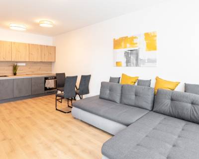 Krásny nový 2i byt 50 m2, s klimatizáciou a lodžiou, BAZOVÁ 