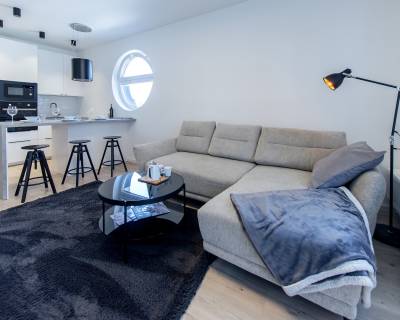 Krásny, dizajnový 2i byt vo vile 44m2, klimatizácia, pivnica, balkón