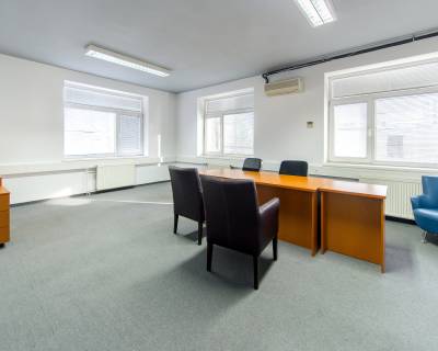 Office space 308m2 with parking in great location