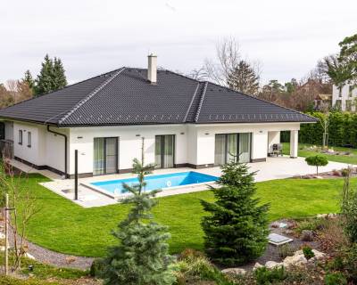 Luxusná 4i vila 250 m2, s bazénom a príjemnou záhradou