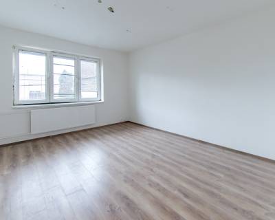 Pleasant 1bdr apt 79m2, in a good location with parking space
