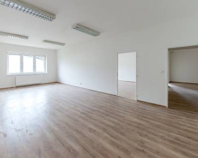 Office space 120m2, with parking in a good location 