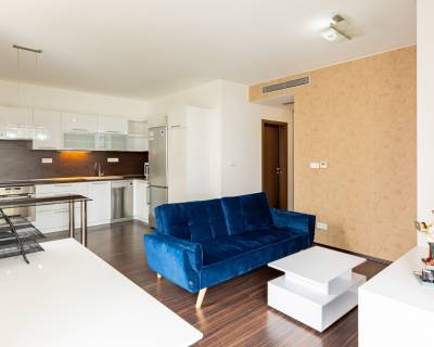 RESERVED, Sympathetic 1bdr apt m2, with parking, VIENNA GATE