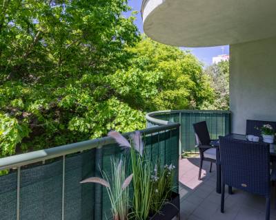 SOLD  2(3)-bedroom apartment w/balcony near forest, 97m2, parking