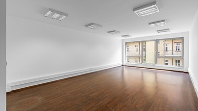 Great, handy office space 46m2, great area in the city center