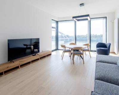 Bright 2bdr apt 85 m2, loggia with view, parking, EUROVEA